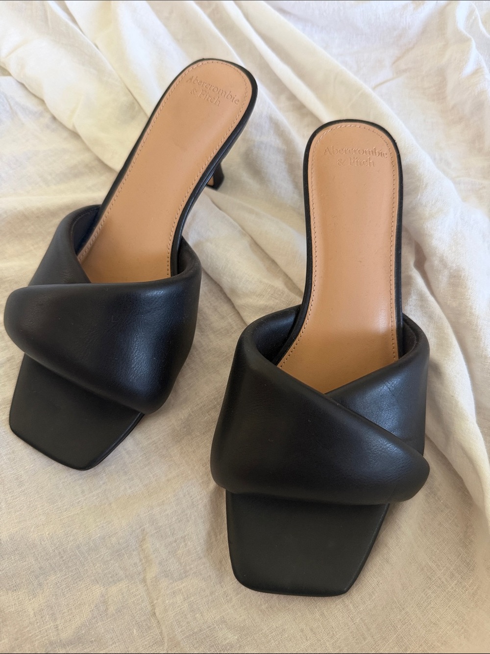 Abercrombie & Fitch Black Leather Puffy Slide Mules